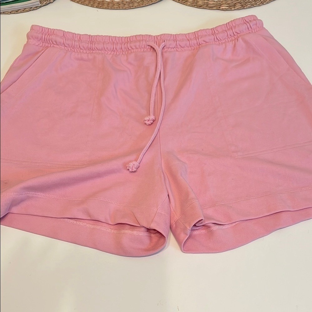 H&M Women's Large NWT Pink Shorts Pockets Drawstring Everyday Comfort Fairy Pink